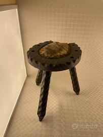 Sgabello Antico Artigianale in Legno Scolpito