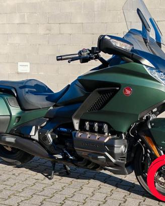 Honda GL 1800 Gold Wing BAGGER DCT