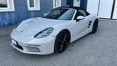 Porsche 718 Spider 300CV