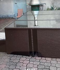 Tavolo con 6 sedie e 4 sgabelli + cuscini