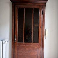 Prestigiosa porta a bussola antica in legno