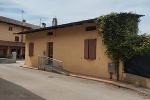 Casa indipendente + deposito + garage a Santa Mari