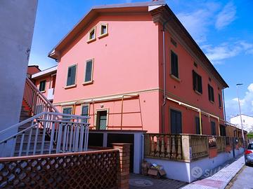 BILOCALE cat.C2 al piano sottotetto di palazzina