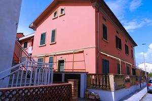 BILOCALE cat.C2 al piano sottotetto di palazzina