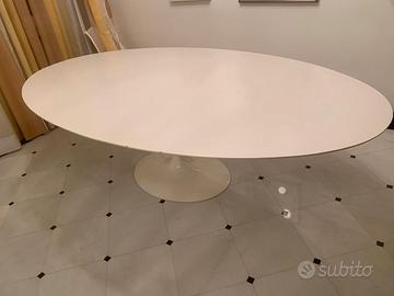 Tavolo ovale Knoll