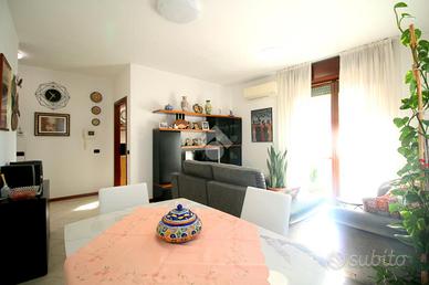 3 LOCALI A CARONNO PERTUSELLA