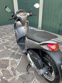 Aprilia scarabeo 125 light 2009