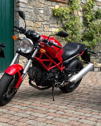 Ducati Monster 695