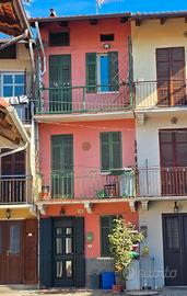 Casa schiera di corte ARREDATA