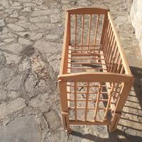 lettino con ruote