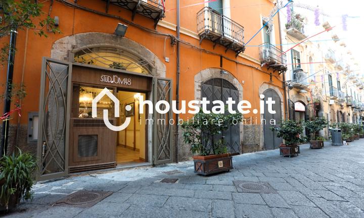 Locale ristrutturato nel centro storco