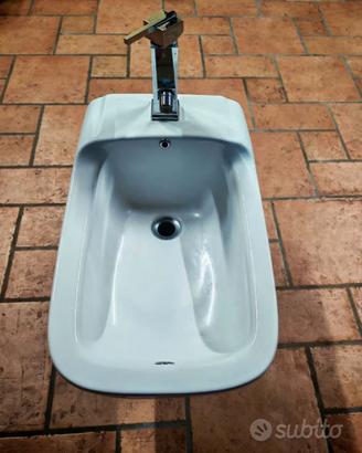 Bidet con miscelatore
