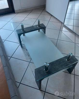 Tavolino basso in vetro per sala