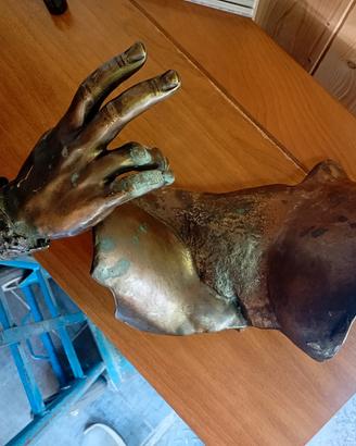 scultura bronzo dell'artista Mercogliano