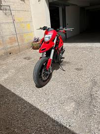 Hypermotard 796
