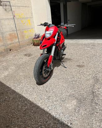 Hypermotard 796