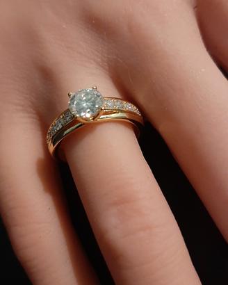 Anello in argento con moissanite  