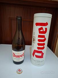 bottiglia e scatola vuota birra