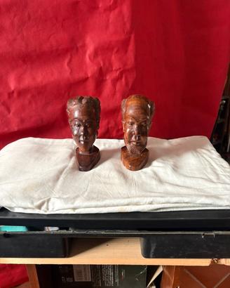 Coppia uomo donna teste in legno