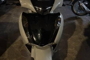 Sh 125 2025 grigio finanza