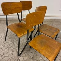 4 sedie scuola