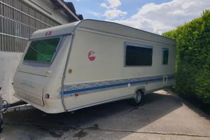 Roulotte Adria 542 PK e Tendo struttura