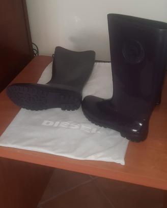 Stivali diesel di colore viola n 37