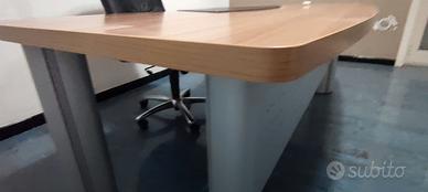 Scrivania professionale