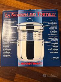Pentola Lagostina con scolapasta integrato