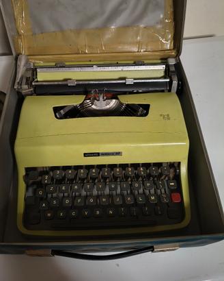 Macchina da scrivere Olivetti Lettera 32 