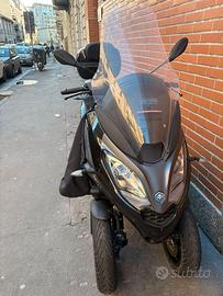 Piaggio Mp3 300 HPE, PATENTE B