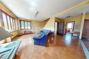 PROZIONE DI BIFAMILIARE CON GIARDINO.