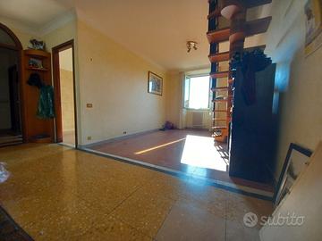 Ultimo piano ascensore e box privati