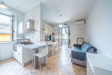 BILOCALE CON BALCONE