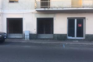 Locale commerciale Via Tharros 36