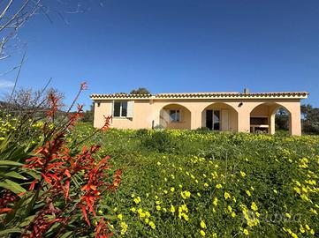 CASA INDIPENDENTE A VILLASIMIUS