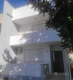 Villino a schiera abitabile ed indipendente
