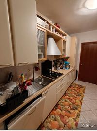 cucina usata a corpo,NO TAVOLO NO FORNO 