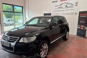 VOLKSWAGEN TOUREG 4X4 CAMBIO AUT. Diesel 3.0 CV 22