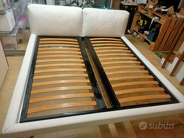 Letto matrimoniale  in pelle bianca