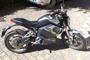 Super Soco TSX - VMoto - moto elettrica 50cc(2022)