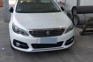 Peugeot 308 Station Wagon con cambio automatico