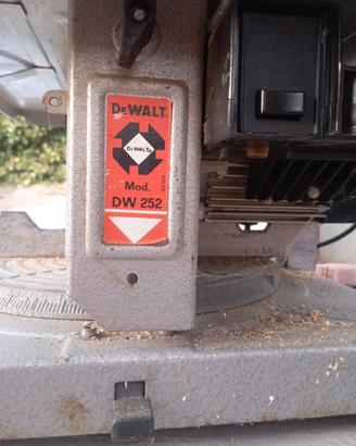 DeWalt mos. 252