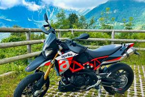 Aprilia dorsoduro 900