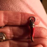 ciondolo cornetto rosso