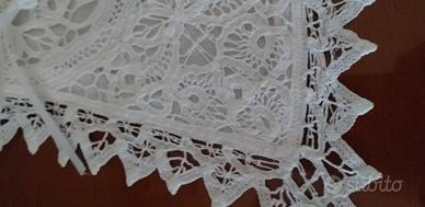 Piccolo cuscino  di pizzo per fedi