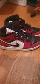 Nike Air Jordan 1 Mid Chicago