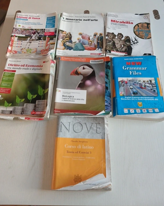 Lotto libri superiori scontati