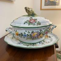 Zuppiera con vassoio