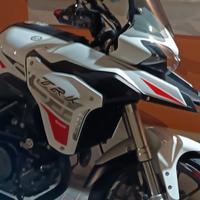 Benelli TRK 251